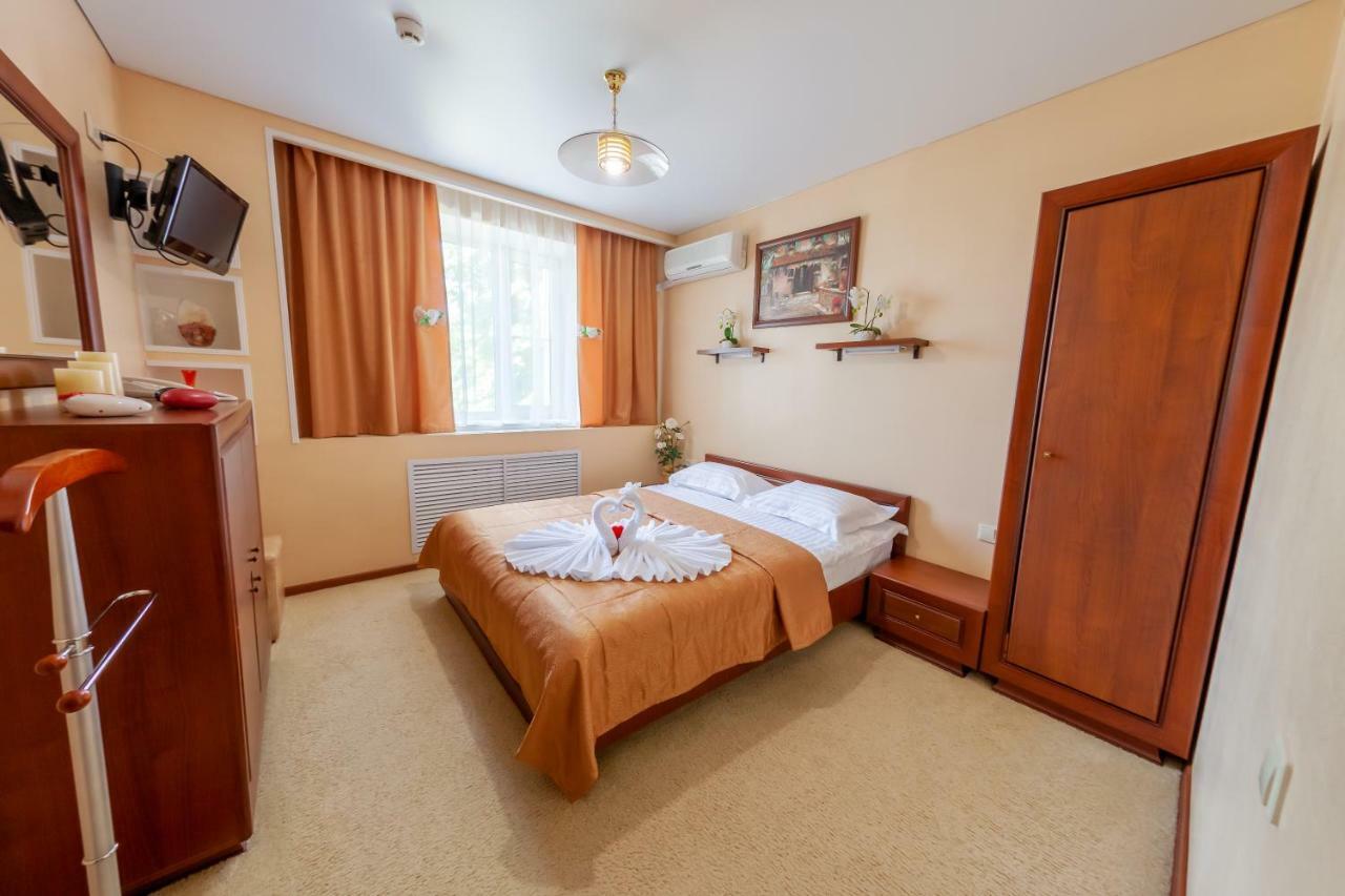 City Hotel Gomel Exterior photo